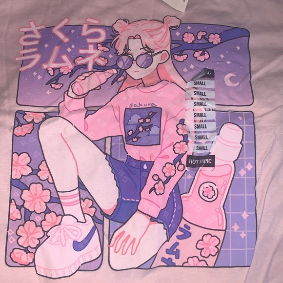 Women’s Graphic Oversized Short Sleeve Shirt - Picture 3 of 4